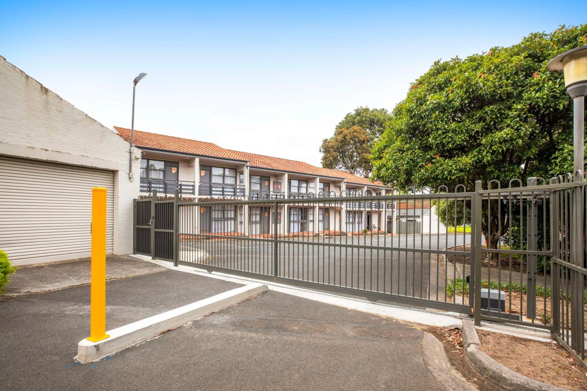 Nightcap At Ferntree Gully Hotel Motel Exterior photo