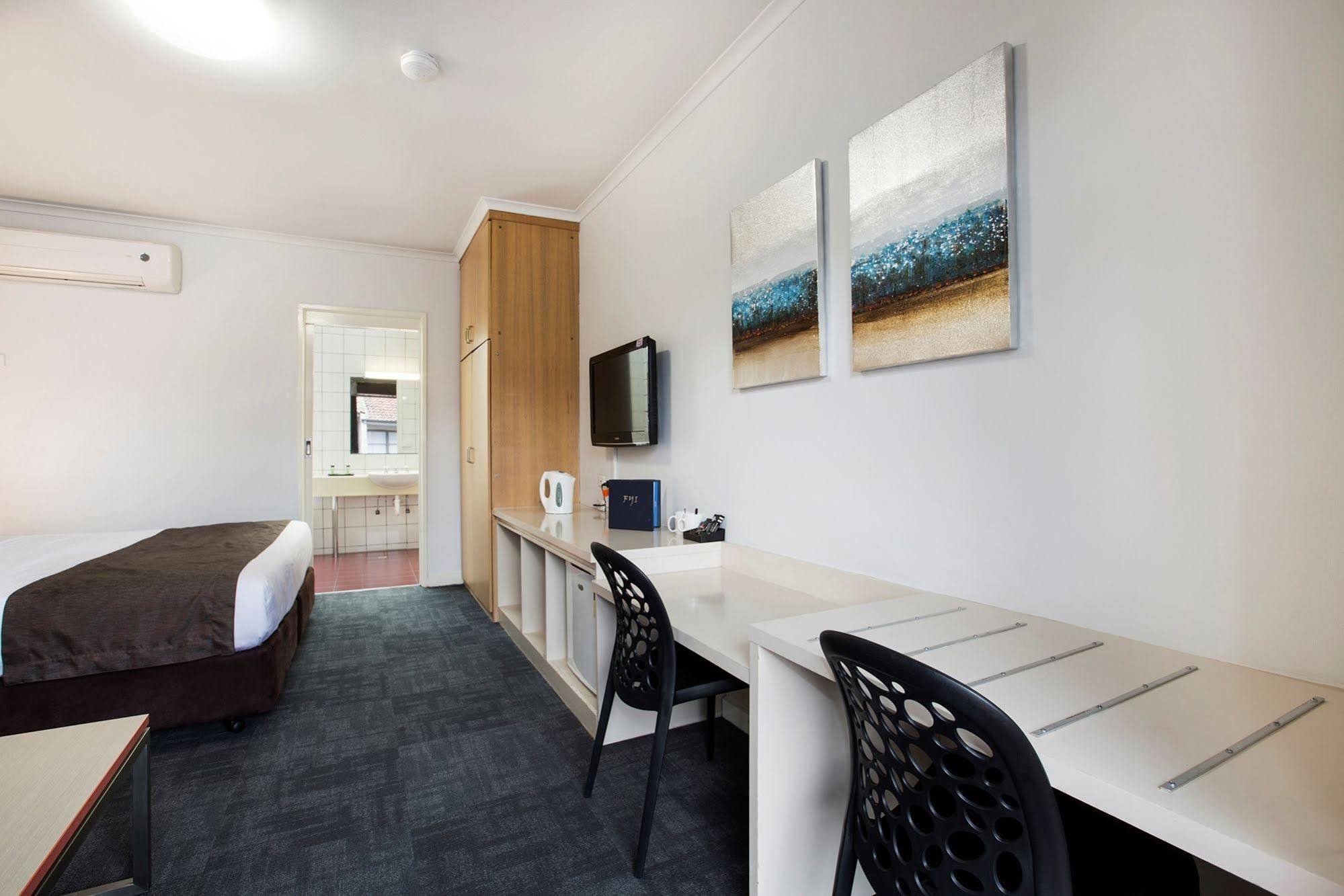 Nightcap At Ferntree Gully Hotel Motel Exterior photo